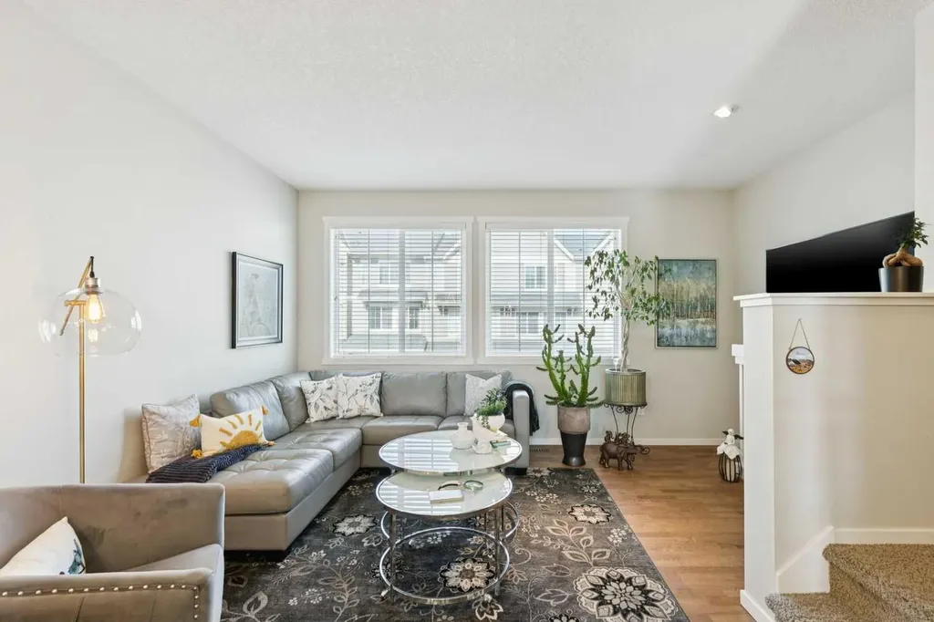 46 Kinlea Common NW Calgary AB T3R 0S2