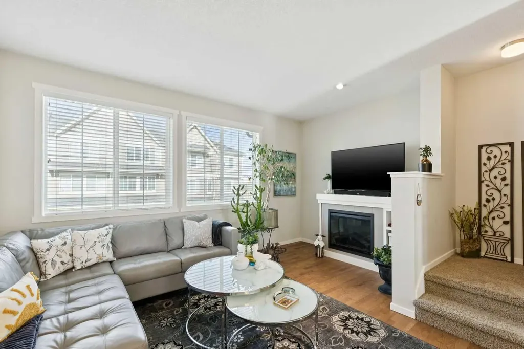 46 Kinlea Common NW Calgary AB T3R 0S2