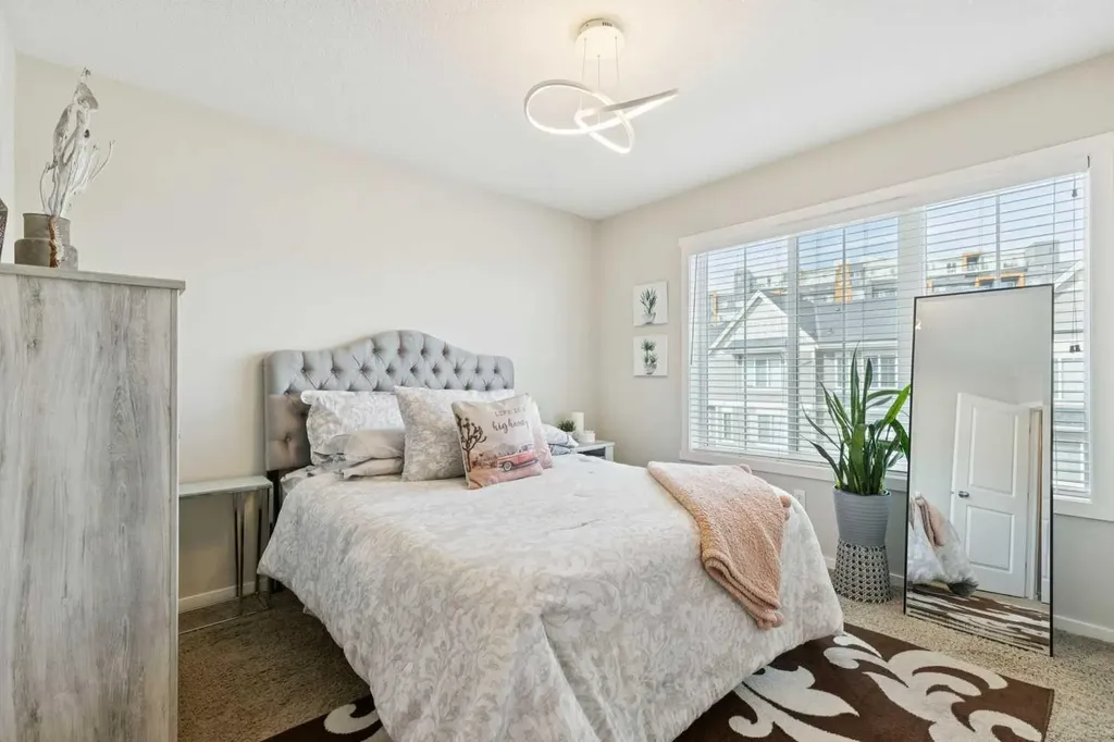 46 Kinlea Common NW Calgary AB T3R 0S2