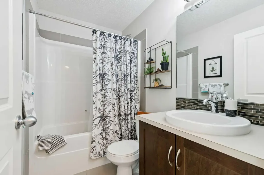 46 Kinlea Common NW Calgary AB T3R 0S2
