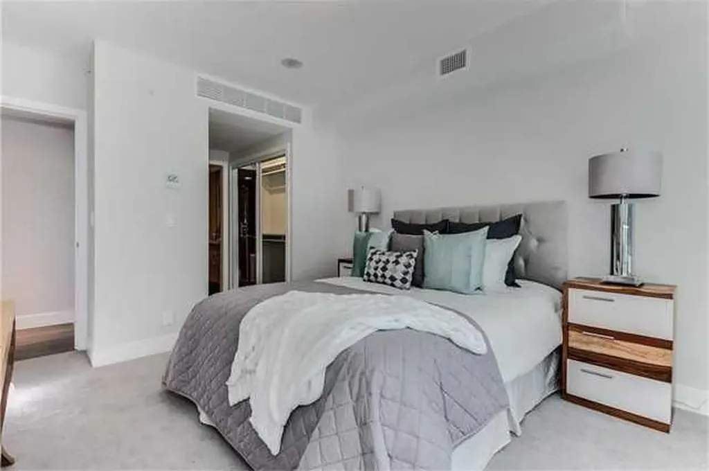 560 6 Avenue SE Calgary AB T2G 1K7