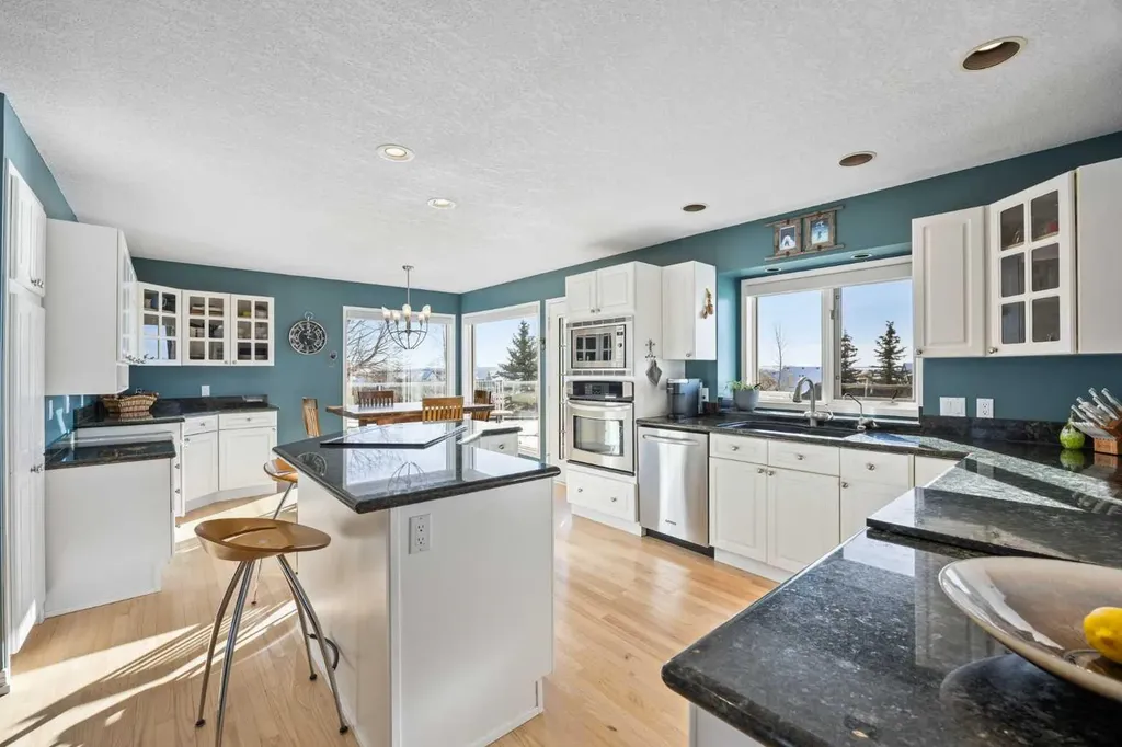 15 Blueridge Close Rural Rocky View County AB T3L 2P4