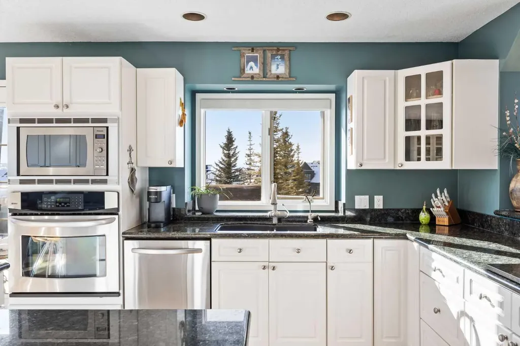15 Blueridge Close Rural Rocky View County AB T3L 2P4
