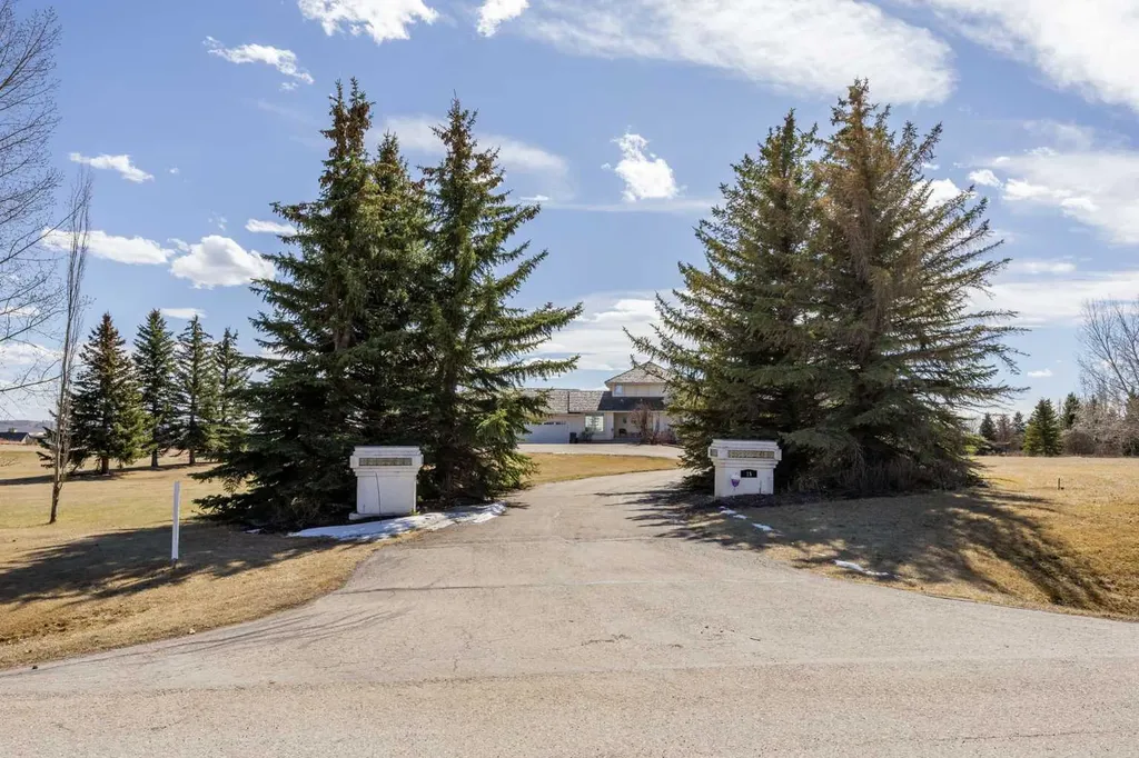 15 Blueridge Close Rural Rocky View County AB T3L 2P4