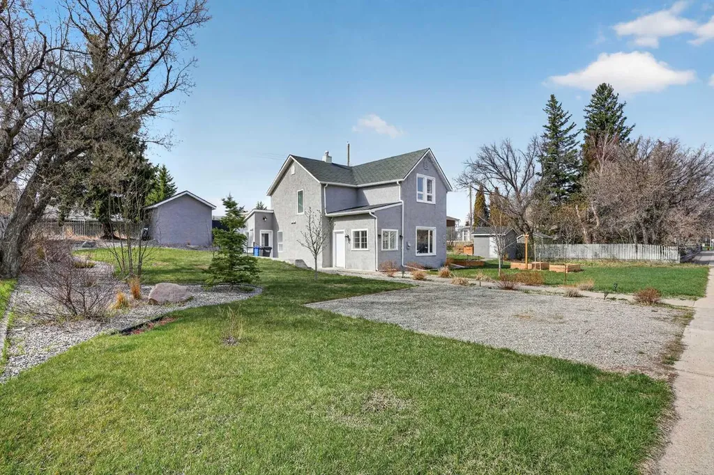 228 21 Street Fort Macleod AB T0L0Z0