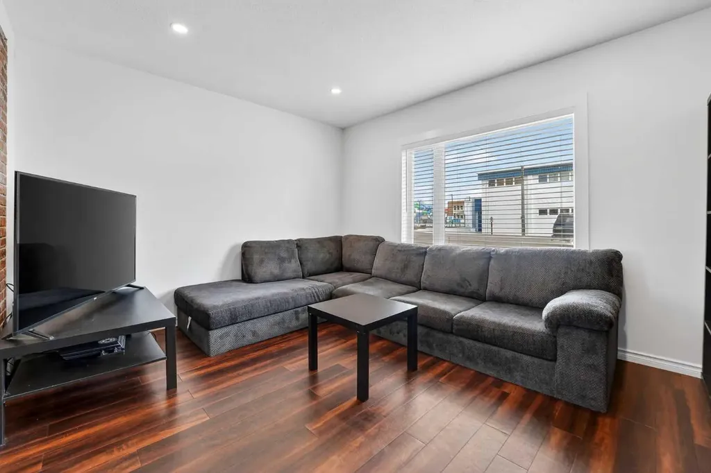 228 21 Street Fort Macleod AB T0L0Z0