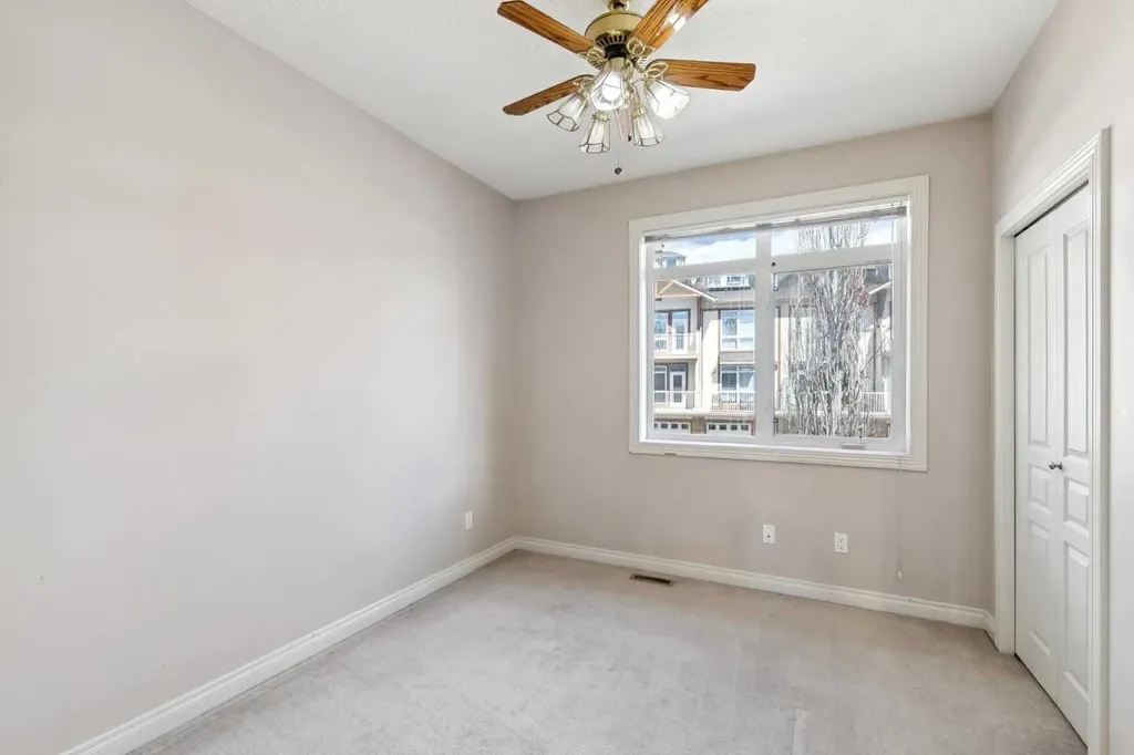 169 Rockyledge View NW Calgary AB T3G 6B1