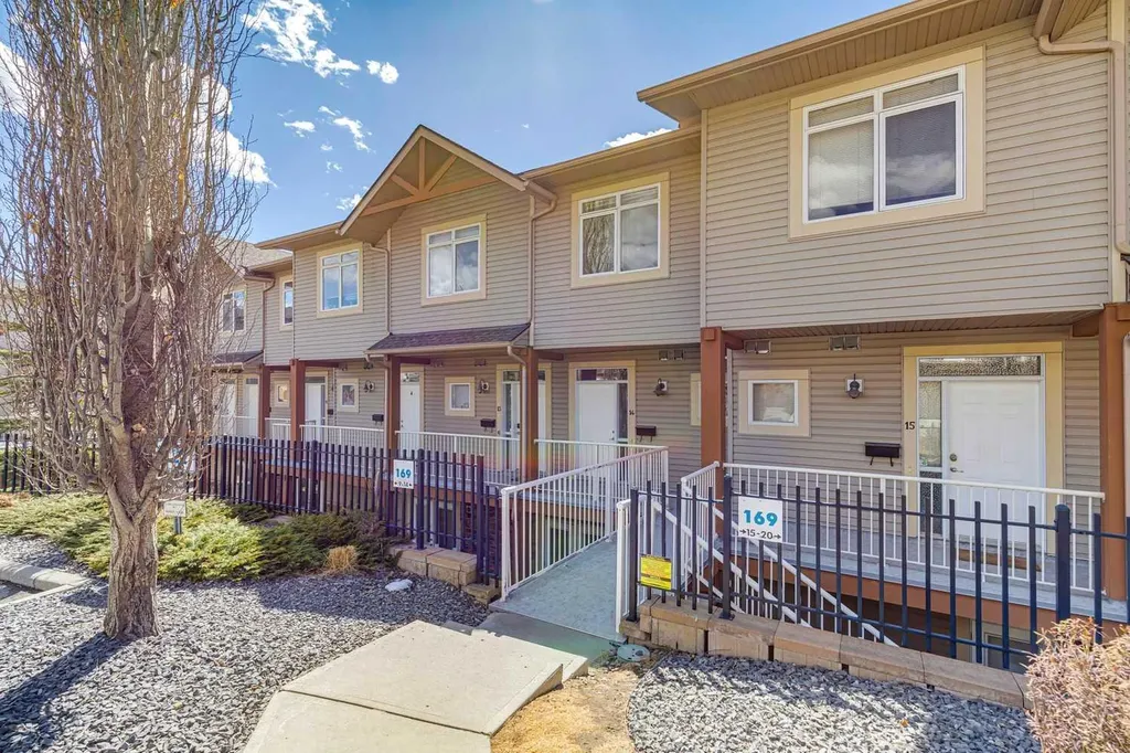169 Rockyledge View NW Calgary AB T3G 6B1