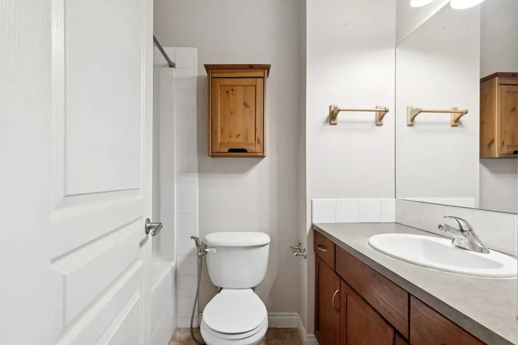 169 Rockyledge View NW Calgary AB T3G 6B1