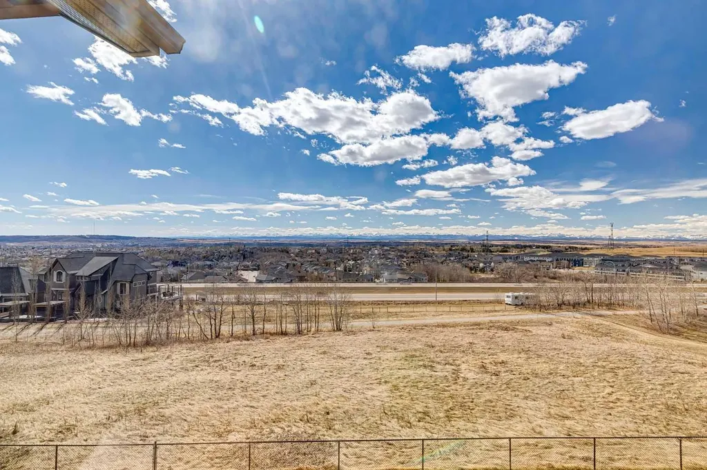 169 Rockyledge View NW Calgary AB T3G 6B1