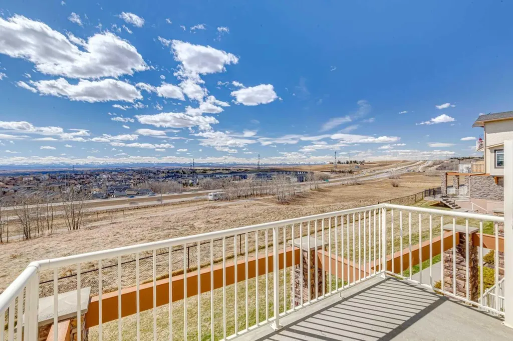 169 Rockyledge View NW Calgary AB T3G 6B1