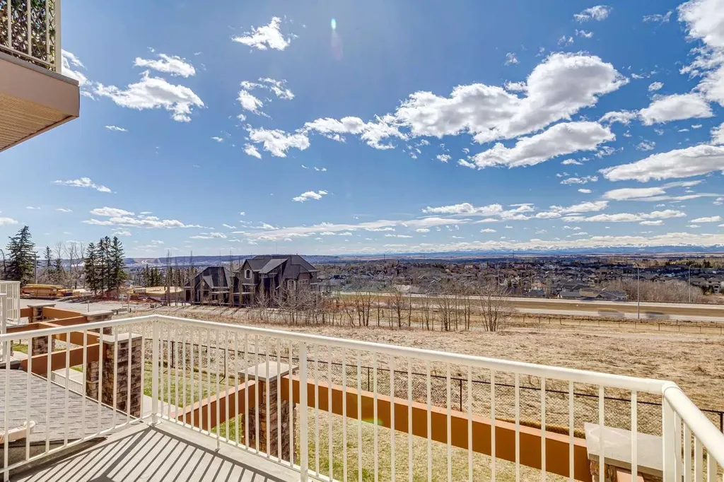 169 Rockyledge View NW Calgary AB T3G 6B1