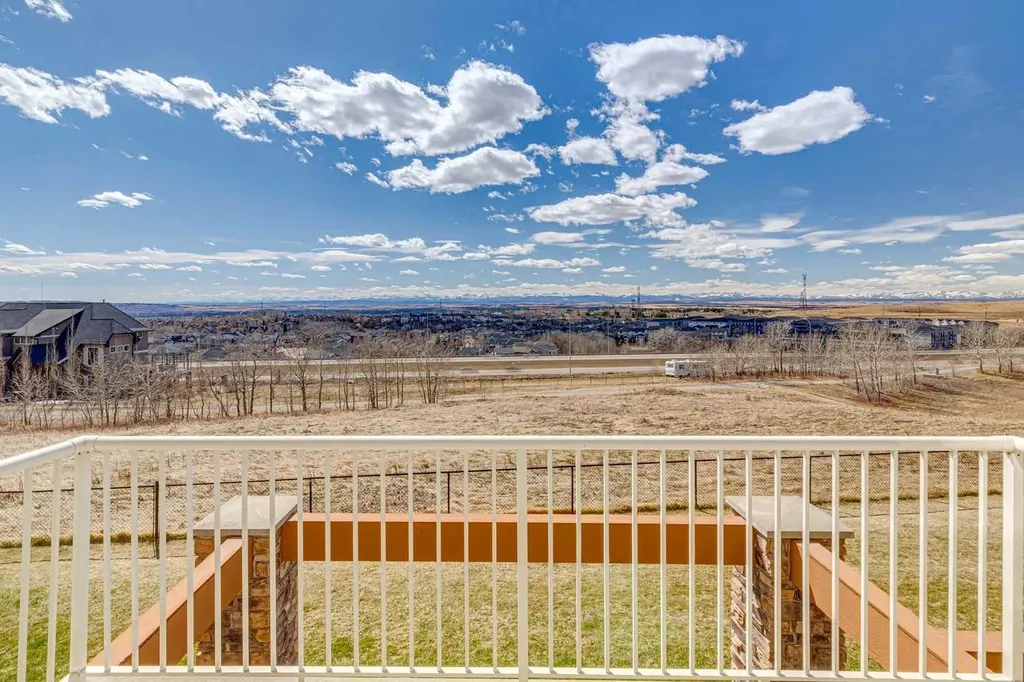169 Rockyledge View NW Calgary AB T3G 6B1