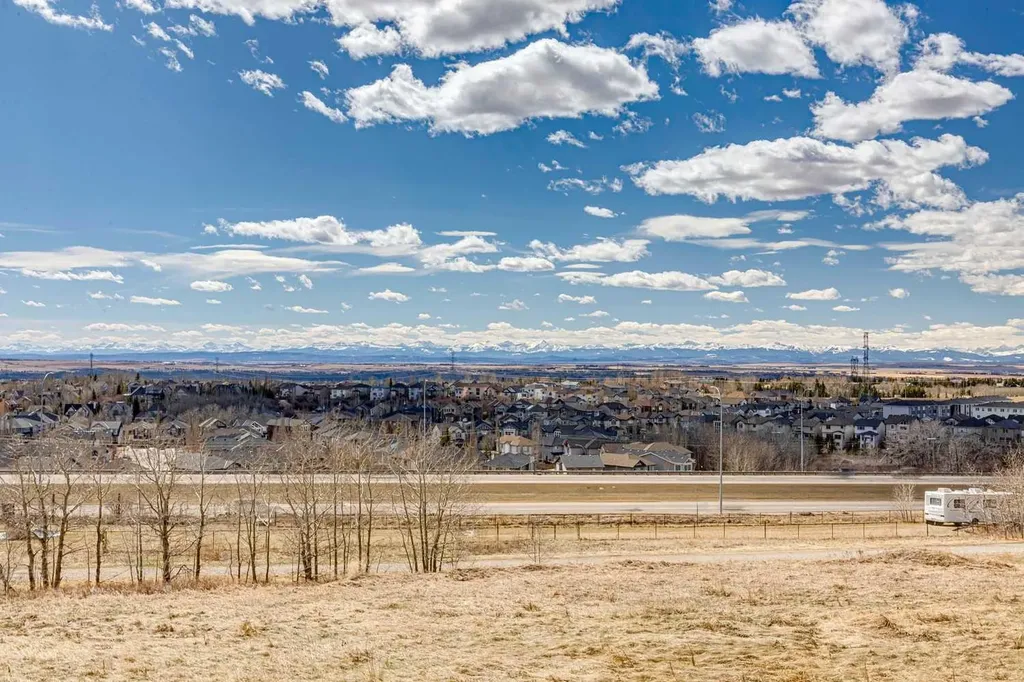 169 Rockyledge View NW Calgary AB T3G 6B1