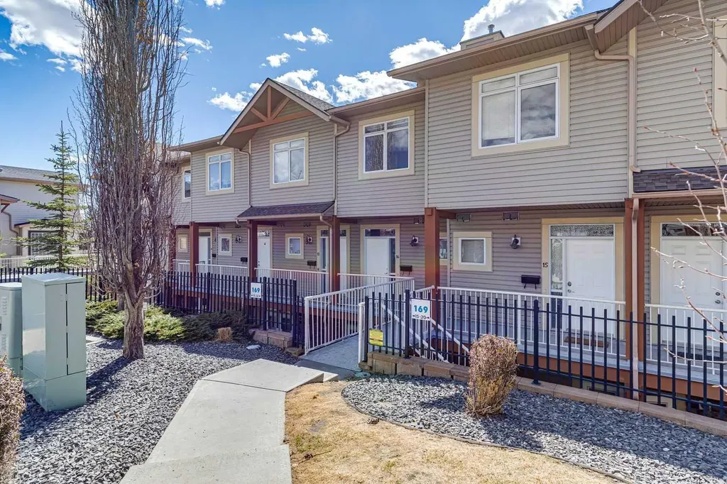 169 Rockyledge View NW Calgary AB T3G 6B1