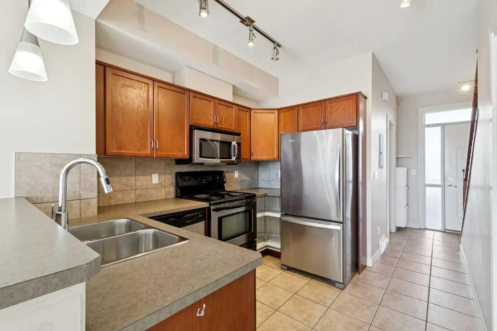 169 Rockyledge View NW Calgary AB T3G 6B1