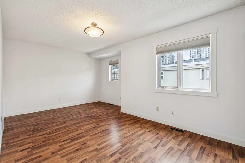 1110 14 Avenue SW Calgary AB T2R 0P2