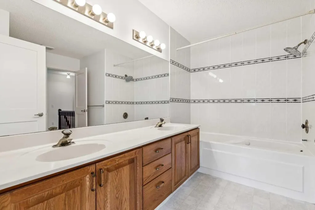 1110 14 Avenue SW Calgary AB T2R 0P2
