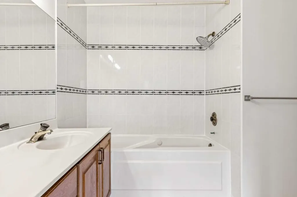 1110 14 Avenue SW Calgary AB T2R 0P2