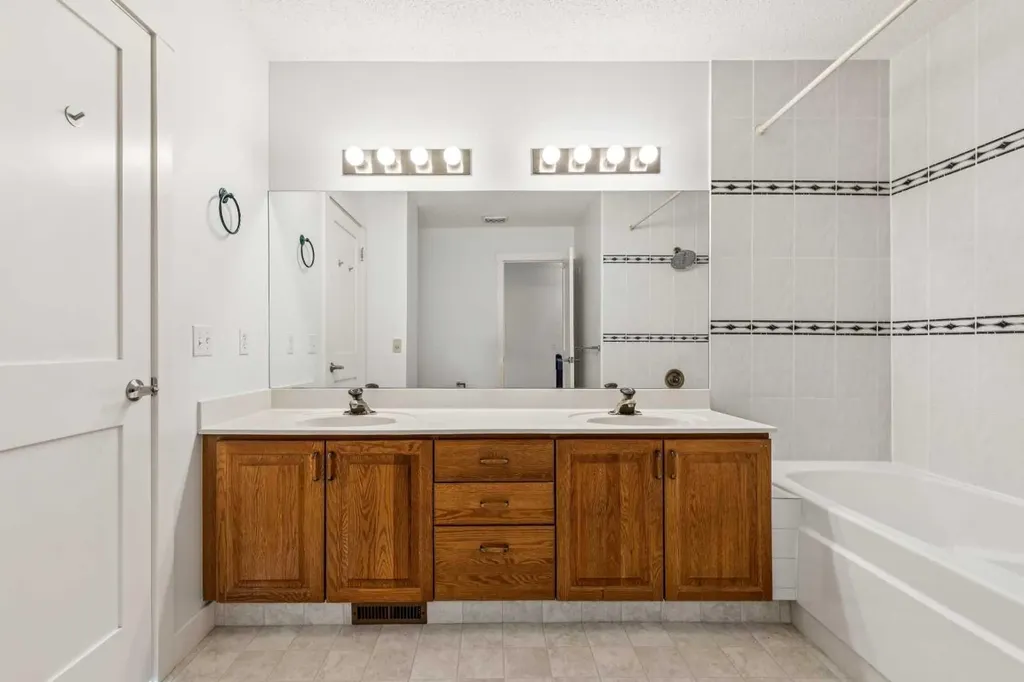 1110 14 Avenue SW Calgary AB T2R 0P2
