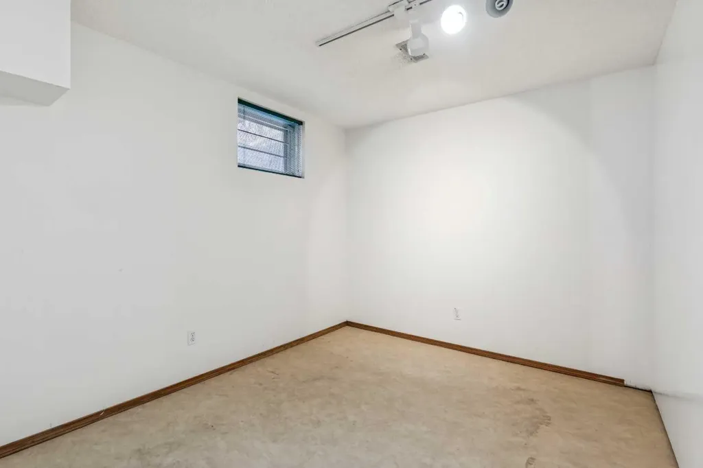 1110 14 Avenue SW Calgary AB T2R 0P2