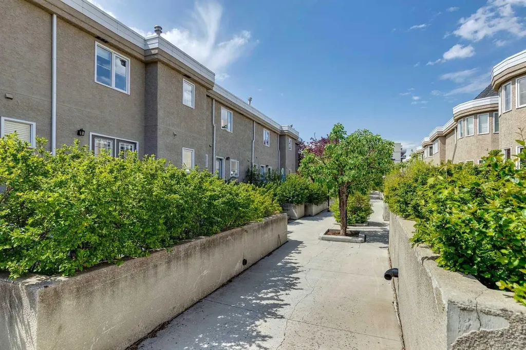 1110 14 Avenue SW Calgary AB T2R 0P2