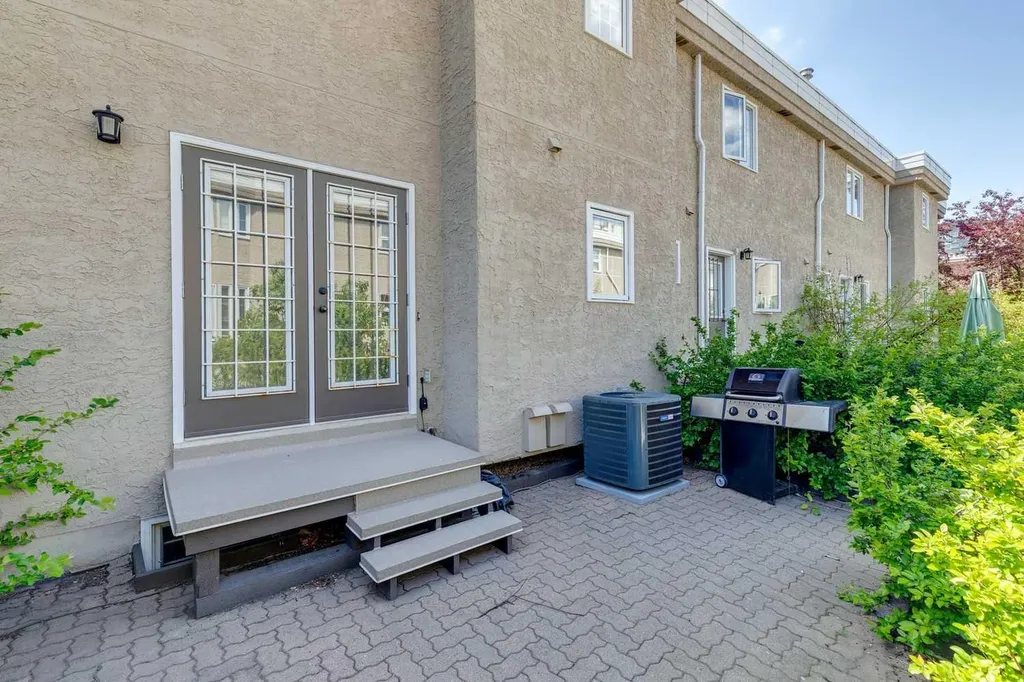1110 14 Avenue SW Calgary AB T2R 0P2