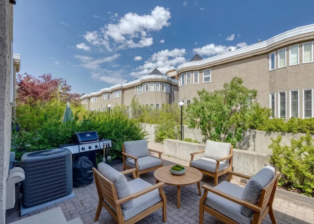 1110 14 Avenue SW Calgary AB T2R 0P2