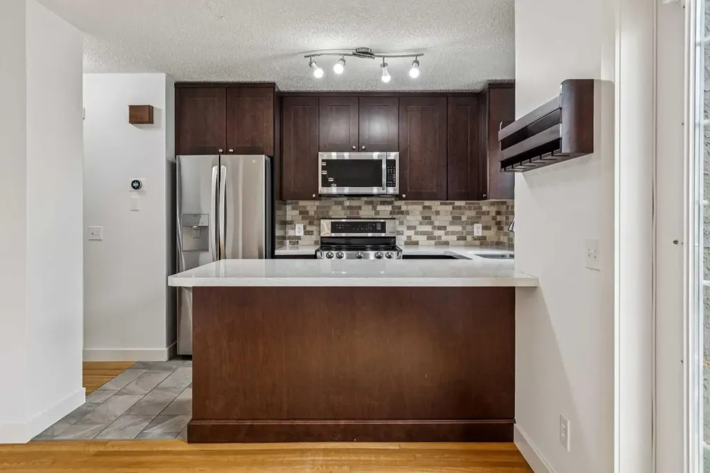 1110 14 Avenue SW Calgary AB T2R 0P2