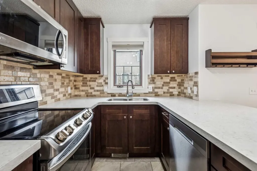 1110 14 Avenue SW Calgary AB T2R 0P2