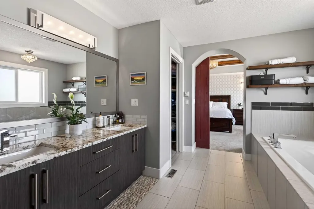 120 Baysprings Court SW Airdrie AB T4B 3X7