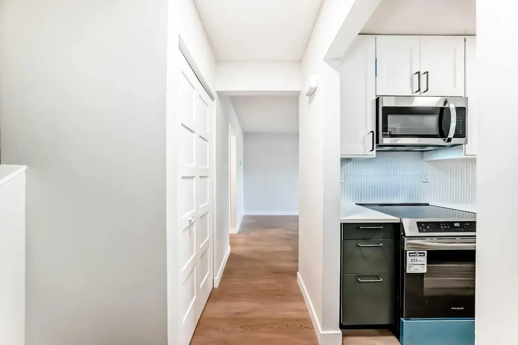 7634 24a Street SE Calgary AB T2C 0Z7