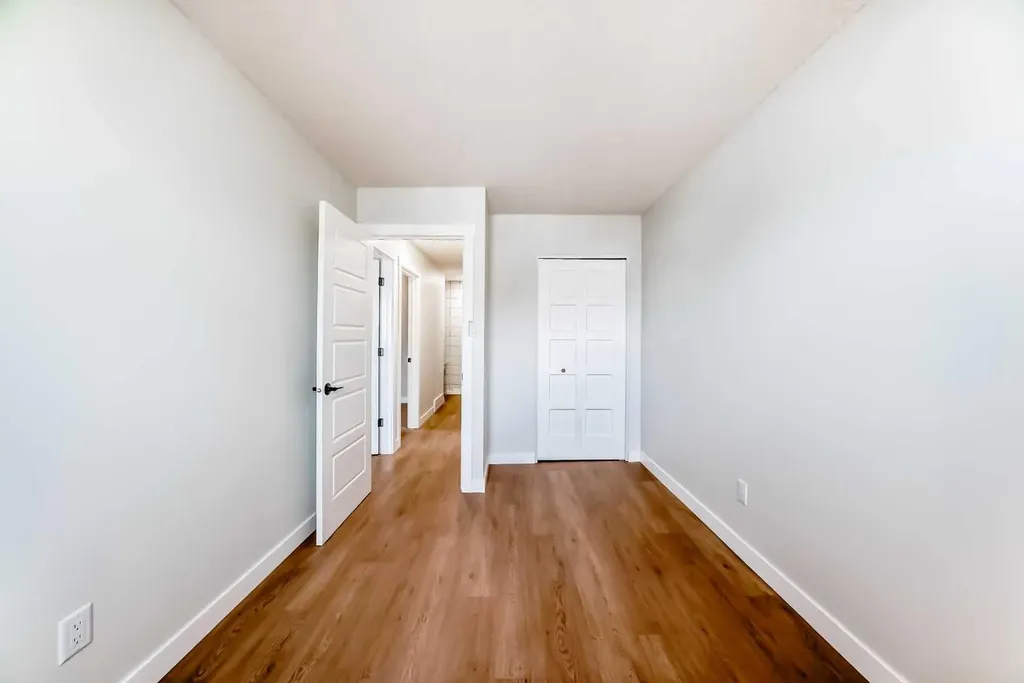 7634 24a Street SE Calgary AB T2C 0Z7