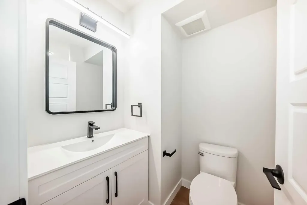 7634 24a Street SE Calgary AB T2C 0Z7