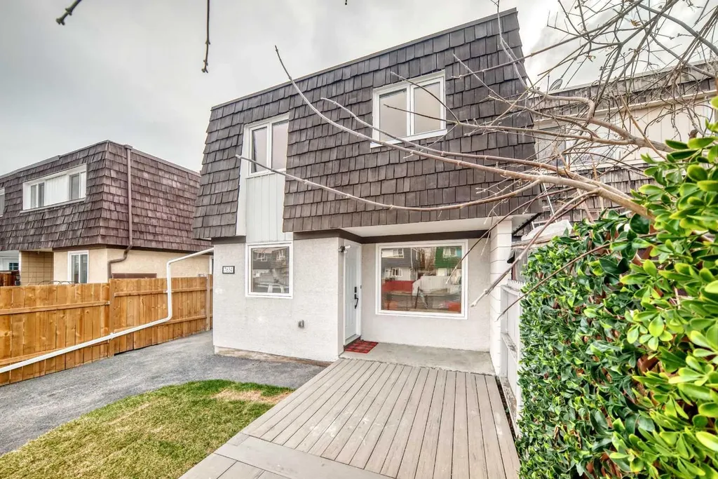 7634 24a Street SE Calgary AB T2C 0Z7