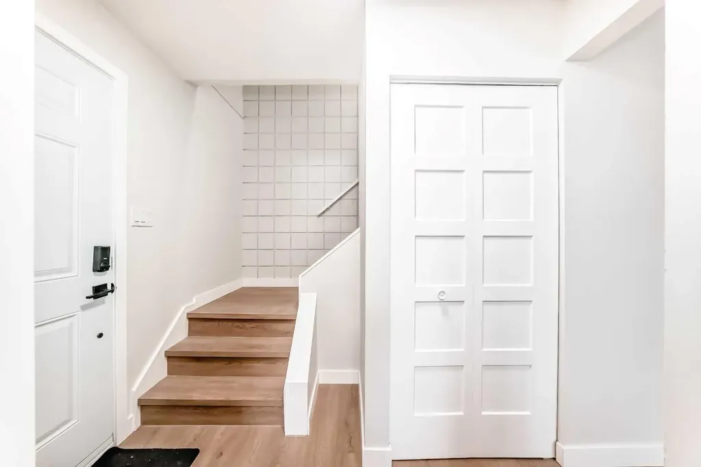 7634 24a Street SE Calgary AB T2C 0Z7