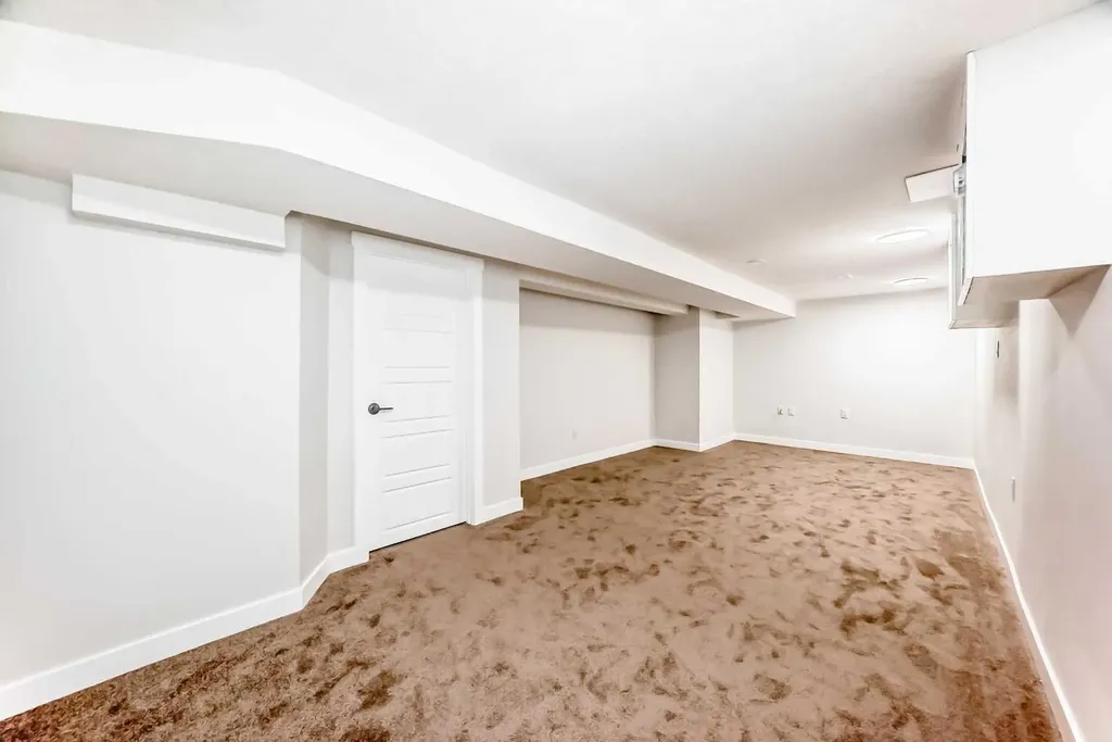 7634 24a Street SE Calgary AB T2C 0Z7