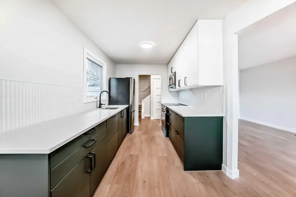 7634 24a Street SE Calgary AB T2C 0Z7