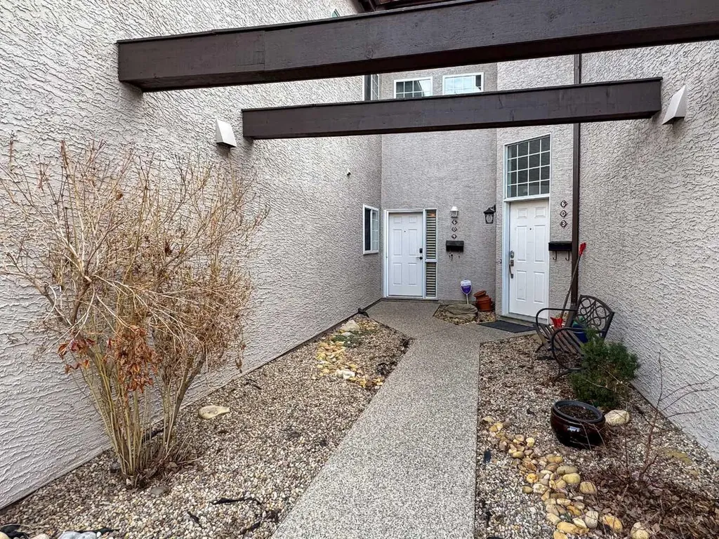 1997 Sirocco Drive SW Calgary AB T3H 3E6