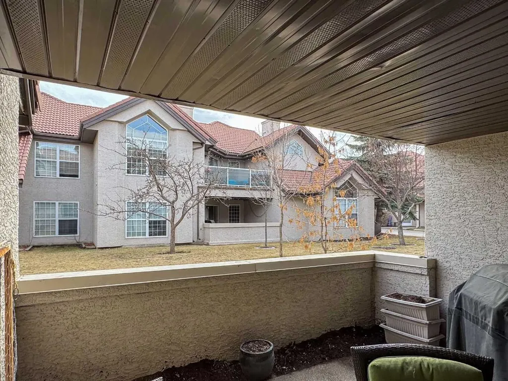 1997 Sirocco Drive SW Calgary AB T3H 3E6