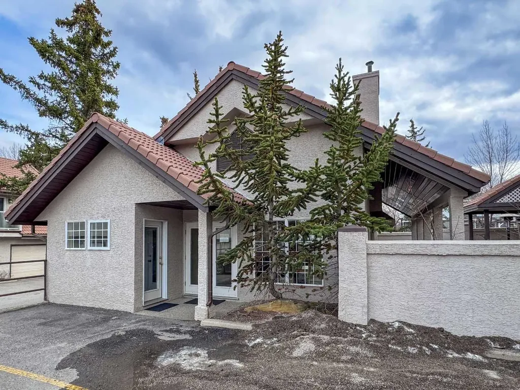 1997 Sirocco Drive SW Calgary AB T3H 3E6