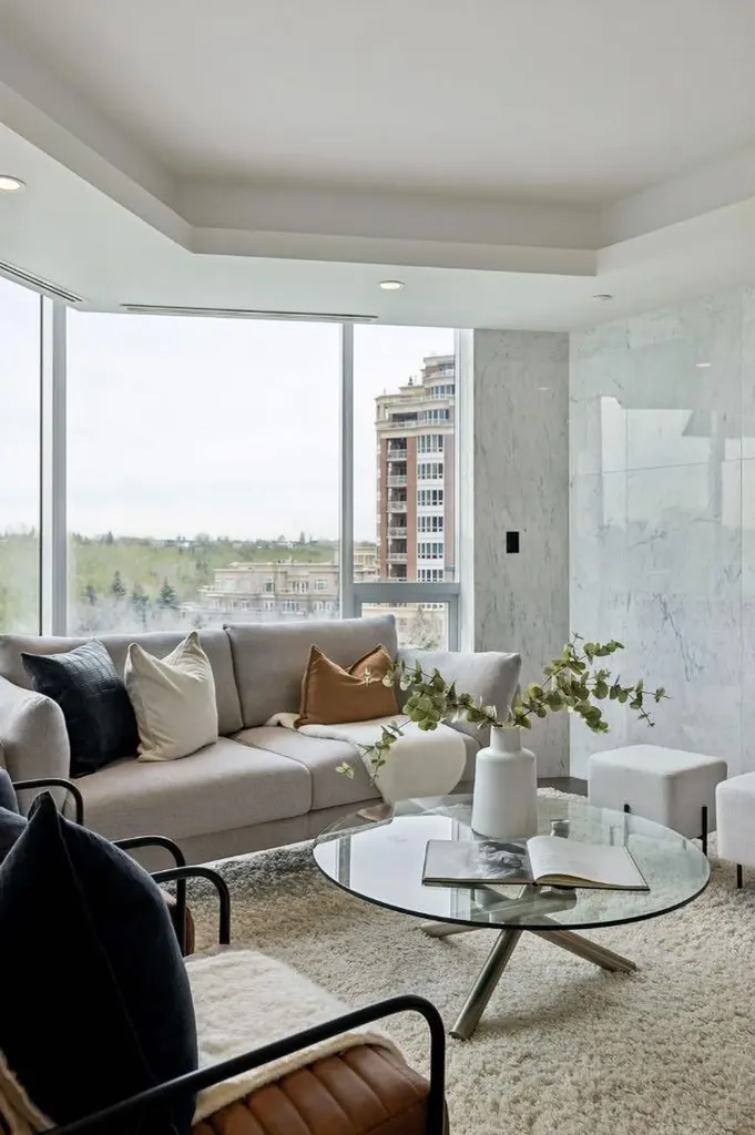 738 1 Avenue SW Calgary AB T2P 5G8