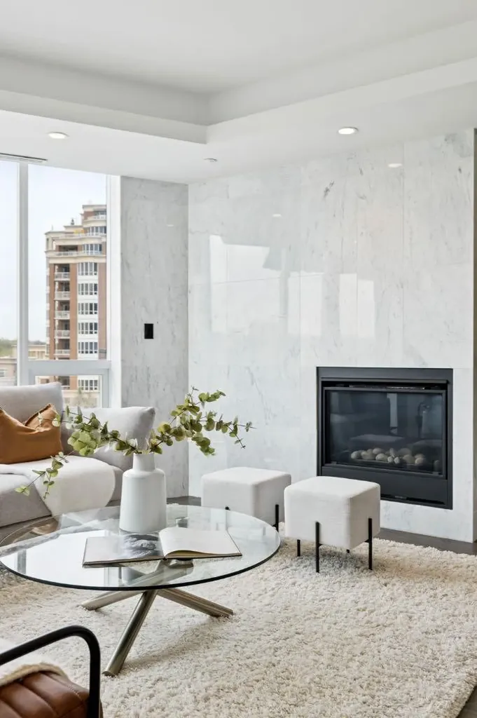 738 1 Avenue SW Calgary AB T2P 5G8