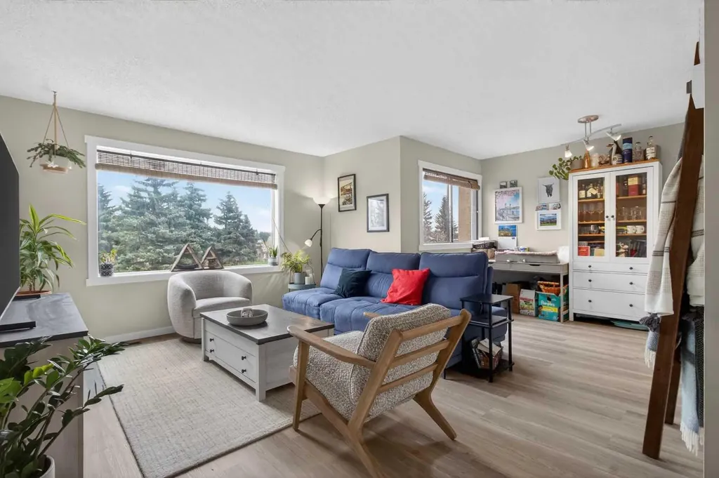 2300 Oakmoor Drive SW Calgary AB T2V4N7
