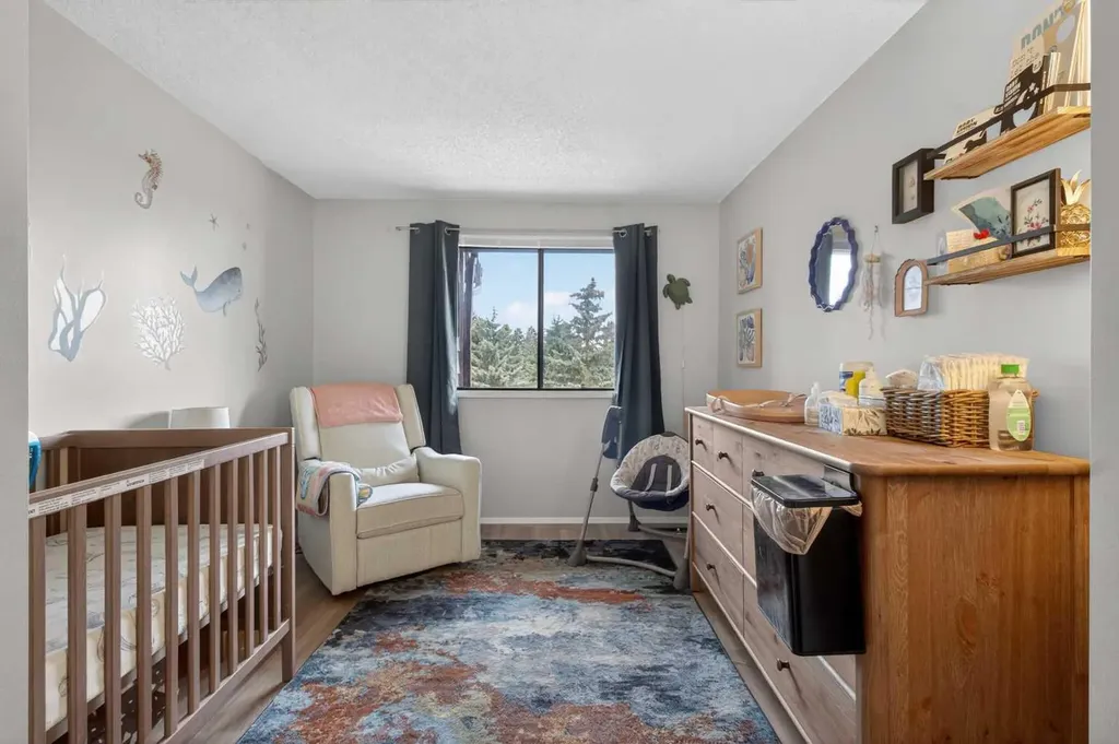 2300 Oakmoor Drive SW Calgary AB T2V4N7