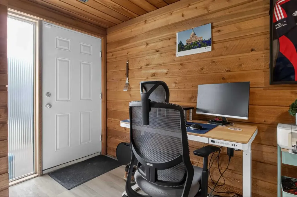 2300 Oakmoor Drive SW Calgary AB T2V4N7