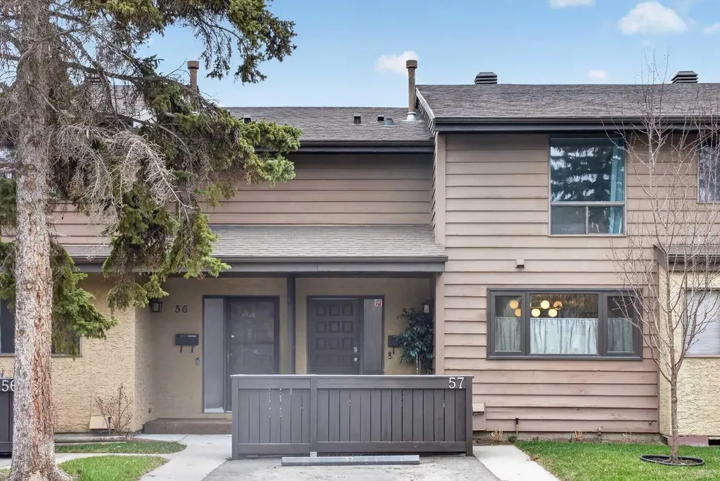 2300 Oakmoor Drive SW Calgary AB T2V4N7