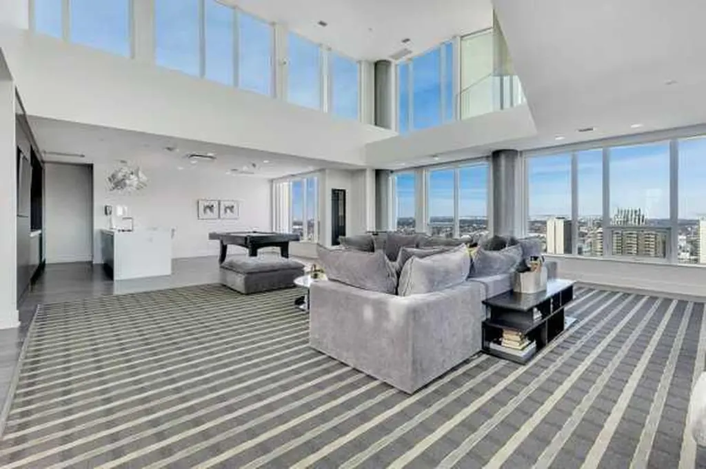 901 10 Avenue SW Calgary AB T2R 0B5