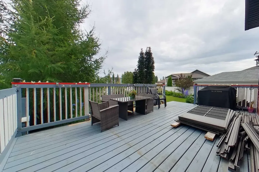 10 Parkdale Way SE Slave Lake AB T0G2A3