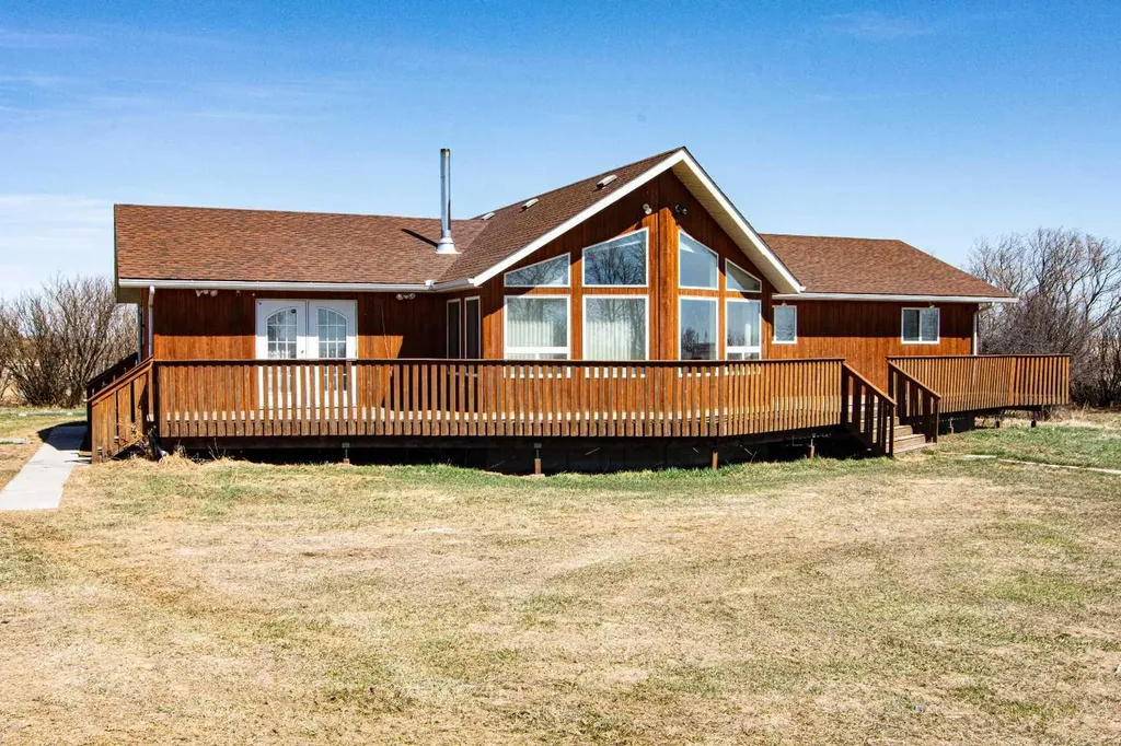 225004 222 Twp Road Rural Wheatland County AB T0J1N0